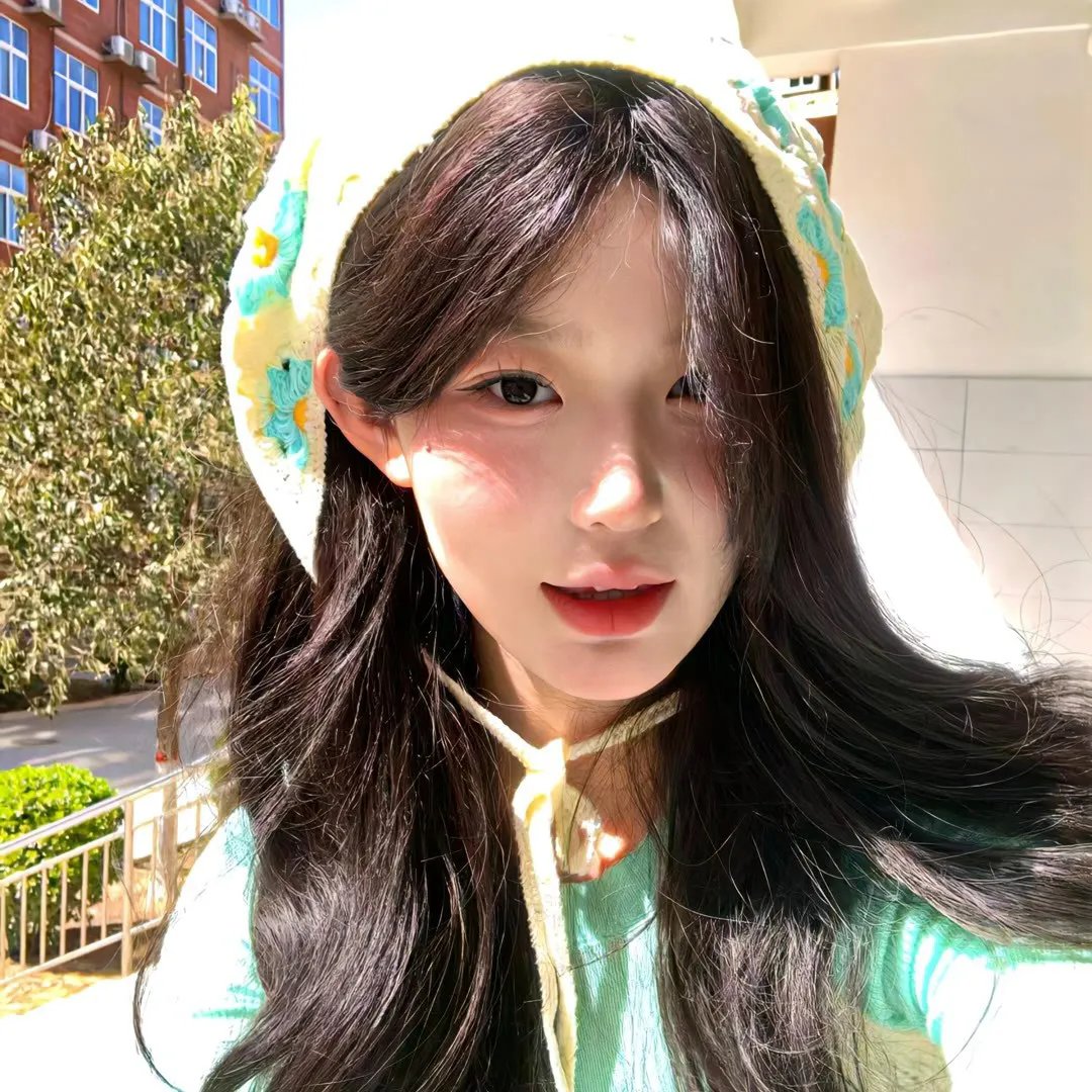 追梦的黎族女娃娃
